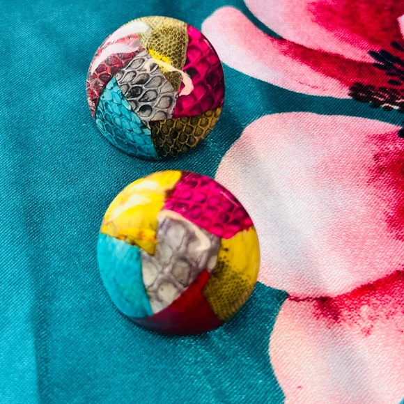 Multicoloured large stud - Picture 3 of 7